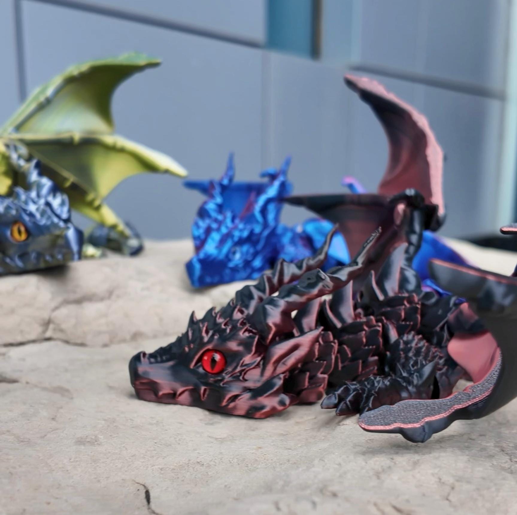 Dragon volant articulé V2 – Dragon fantastique imprimé en 3D avec queue en pierres précieuses et ailes audacieuses – Inspiré de Sylus – Sylus Dragon