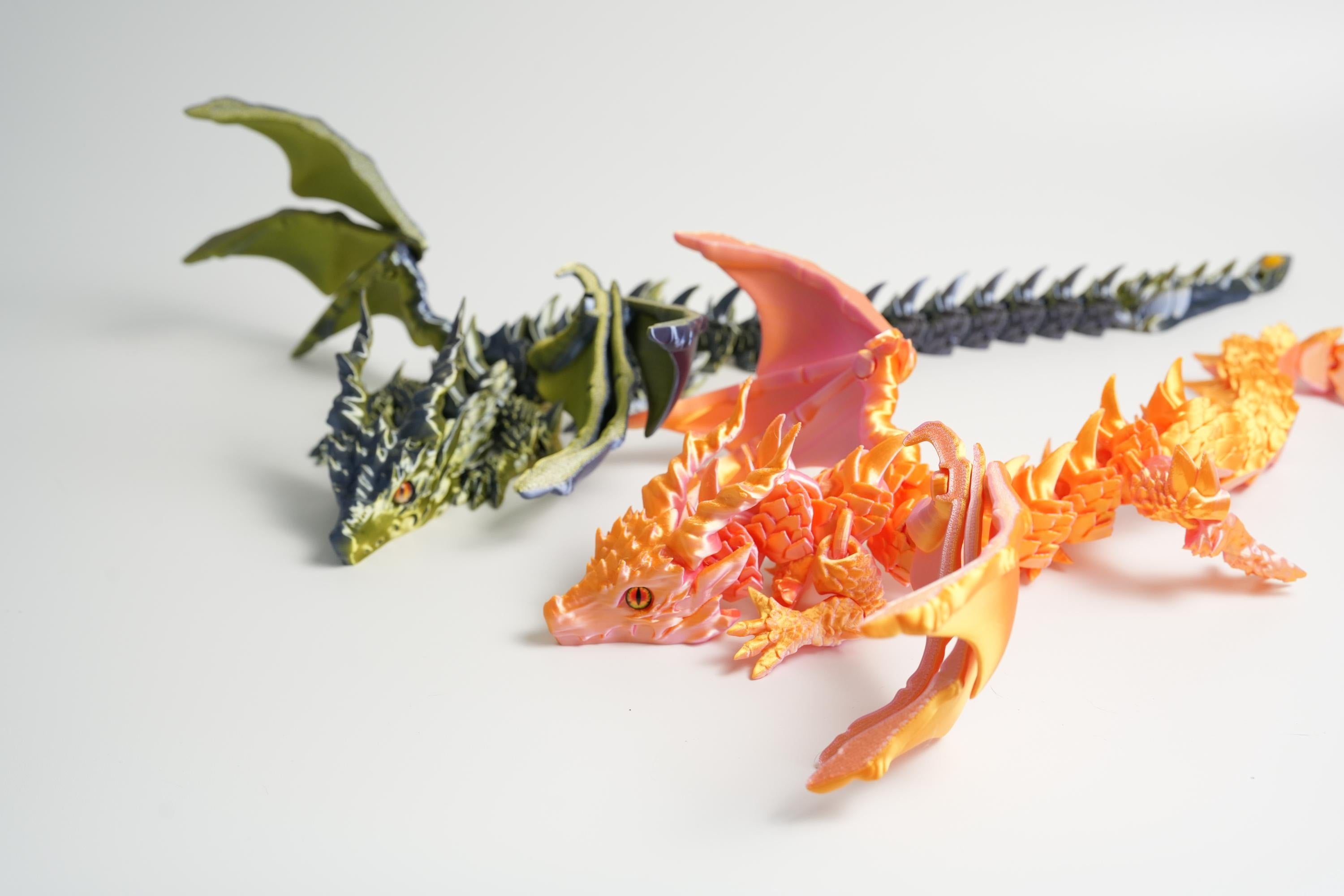 Dragon volant articulé V2 – Dragon fantastique imprimé en 3D avec queue en pierres précieuses et ailes audacieuses – Inspiré de Sylus – Sylus Dragon